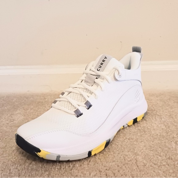 Under Armour 3Z5 Curry Basketball Unisex Sneaker (Style: 3023037-105) - Picture 3 of 11
